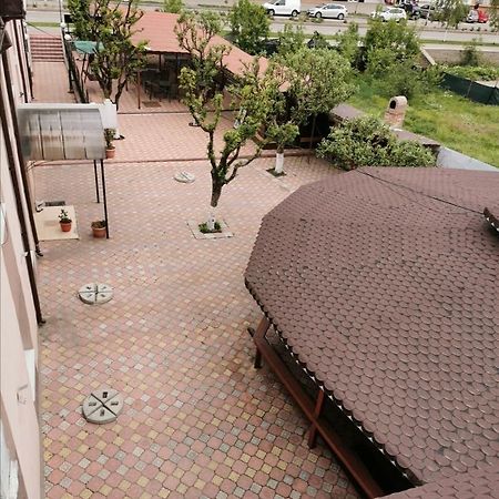Aparthotel Habibi Pascani Exterior foto
