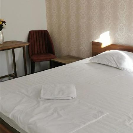 Aparthotel Habibi Pascani Exterior foto
